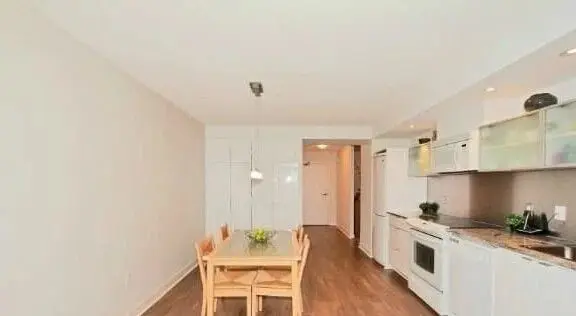 4k Spadina AVE #228, Toronto C01, ON M5V 3Y7
