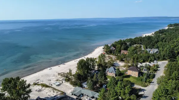 14 JAMES ST, Tiny, ON L0L 2T0