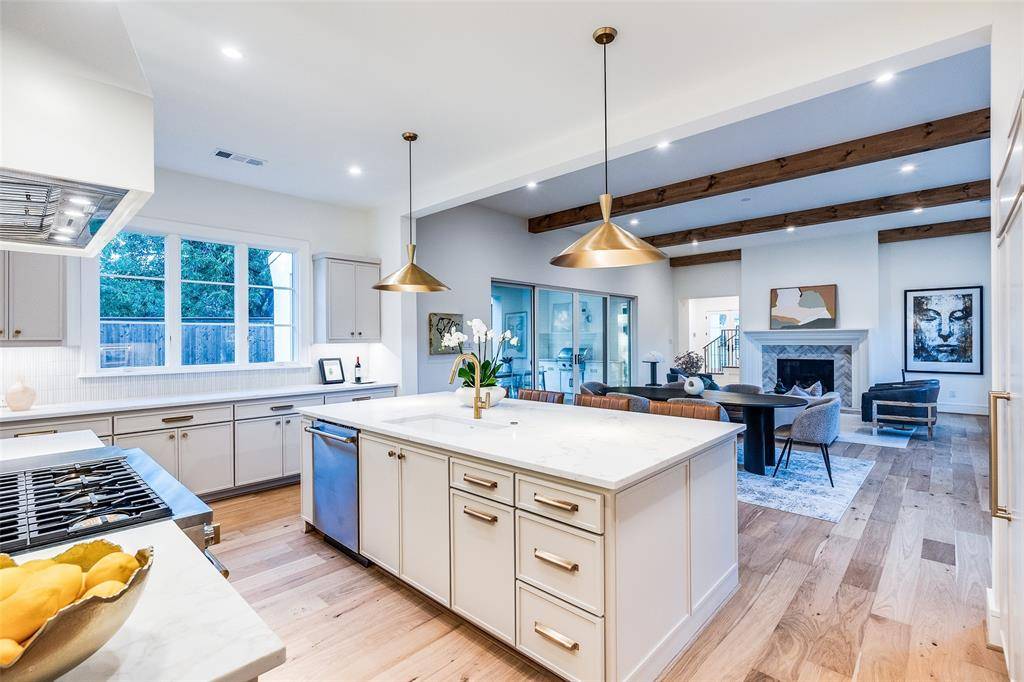 3935 Hawick Lane, Dallas, TX 75220