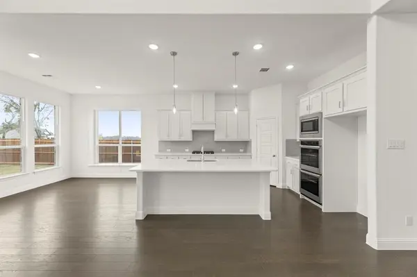 403 Heritage Hill Drive, Forney, TX 75126