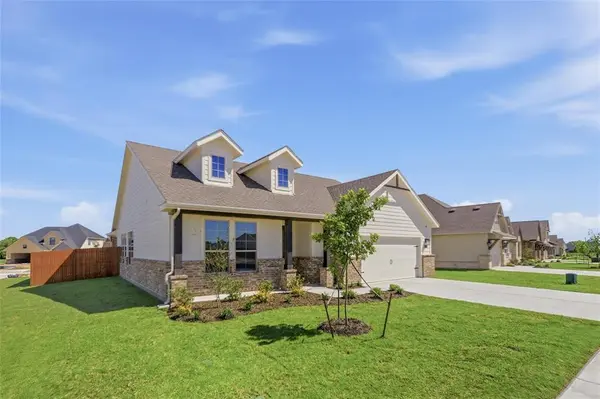 1221 Sabine River Lane, Springtown, TX 76082