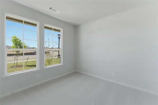 1221 Sabine River Lane, Springtown, TX 76082