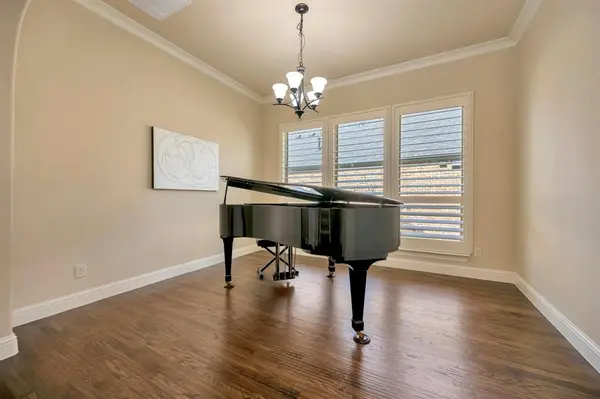 1009 Holston Hills Trail, Roanoke, TX 76262