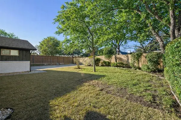 9565 Dartridge Drive, Dallas, TX 75238