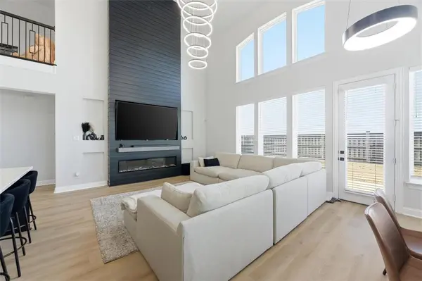 6941 Lilac Drive, Venus, TX 76084