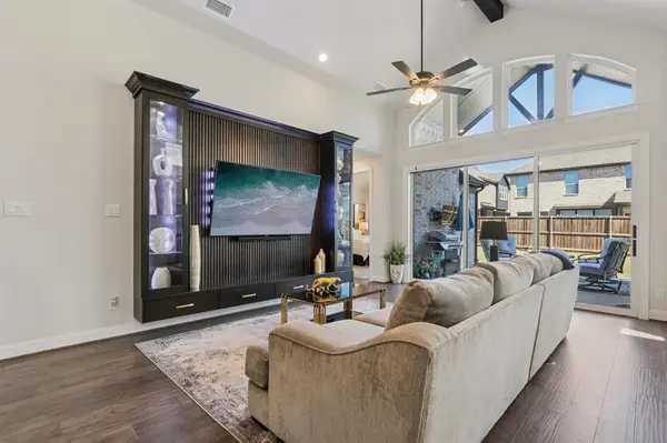 1313 Sundance Lane, Justin, TX 76247