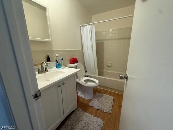 710 N Oaks Blvd, North Brunswick Twp., NJ 08902