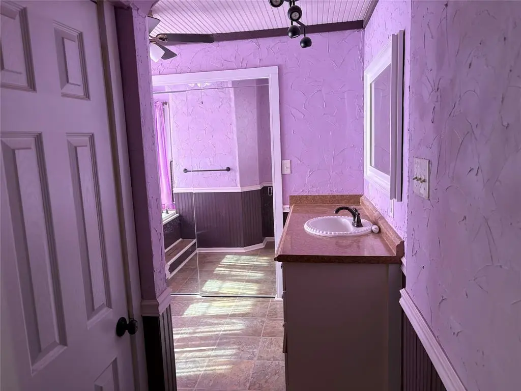 5057 Penrose Avenue, Fort Worth, TX 76116