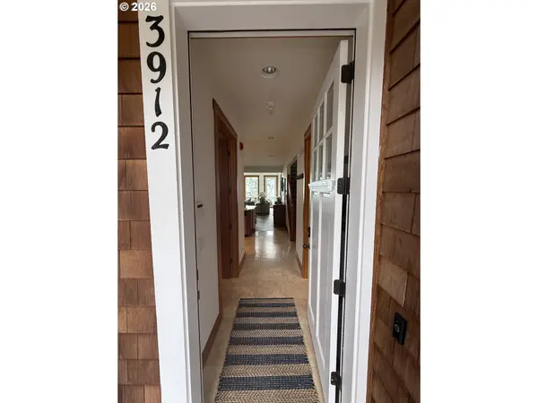 3912 SUNSET BLVD #A202, Seaside, OR 97138