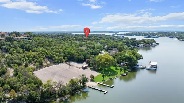 9008 Crosswind Drive, Fort Worth, TX 76179