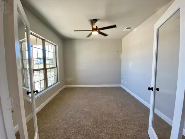 350 Devonshire Drive, Greenville, TX 75401