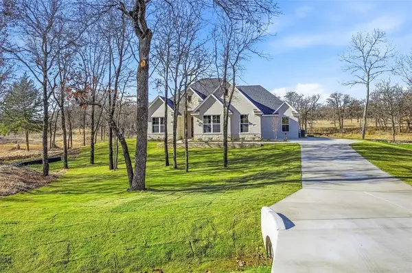 1053 Llano Way, Poolville, TX 76487