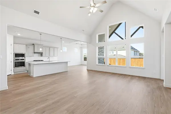 516 Shadowfax Drive, Aledo, TX 76008