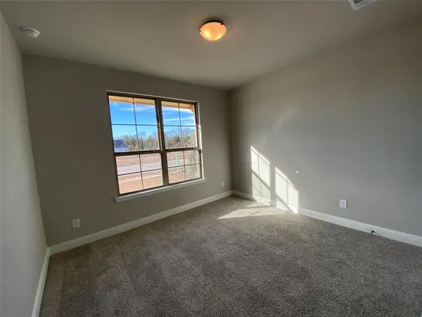 140 Kenilworth Lane, Greenville, TX 75401