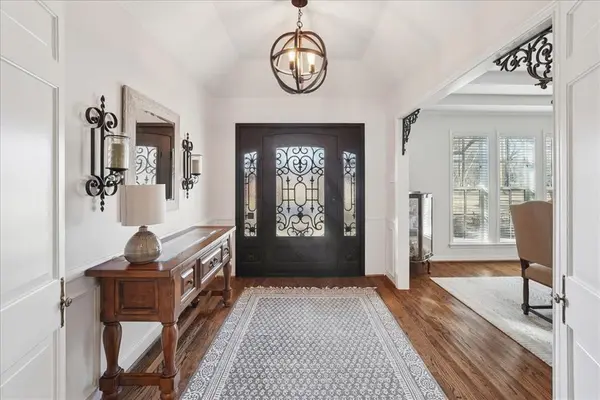 604 S Hampton Road, Oak Leaf, TX 75154