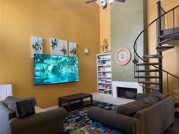 9822 Amberton Parkway, Dallas, TX 75243