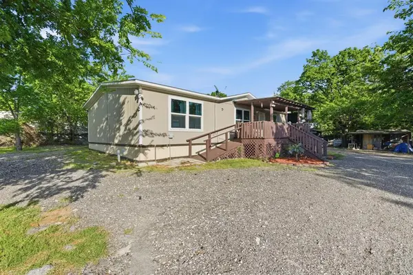 1404 Sheri Lane N, Pelican Bay, TX 76020