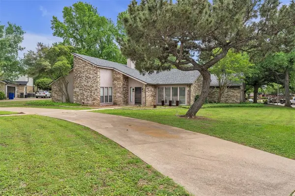 1200 Saint Andrews Court, Mansfield, TX 76063