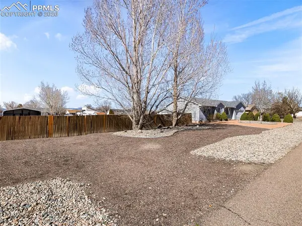 735 S Sterling DR, Pueblo, CO 81007