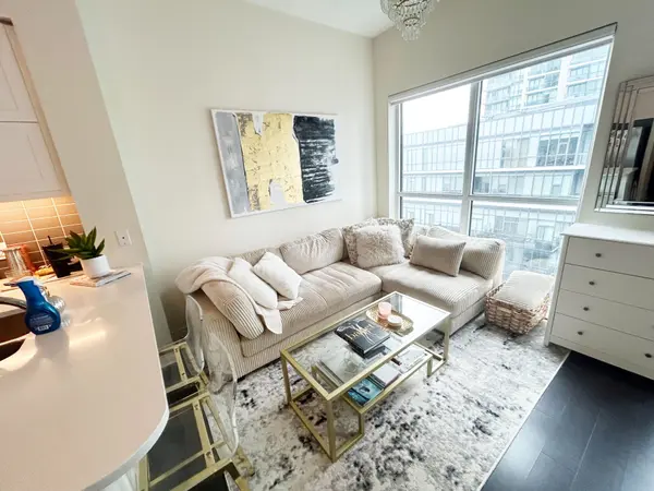 39 Annie Craig DR #Ph18, Toronto W06, ON M8V 0C5