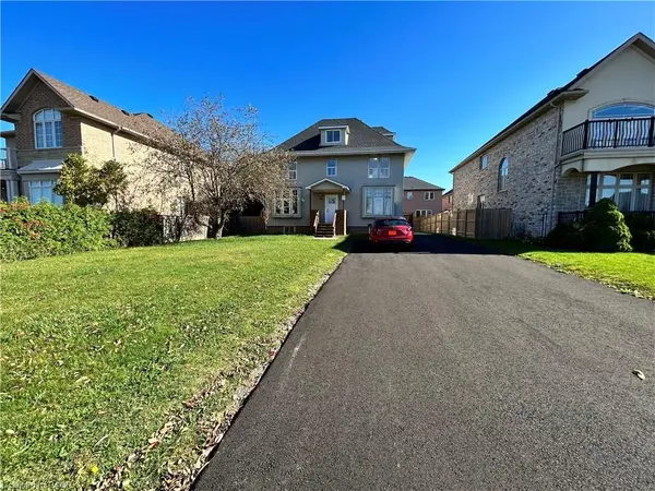 526 Fifty RD #Upper, Hamilton, ON L8E 5T4