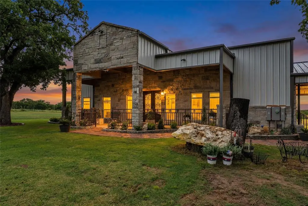 945 Jennings Lane, Azle, TX 76020