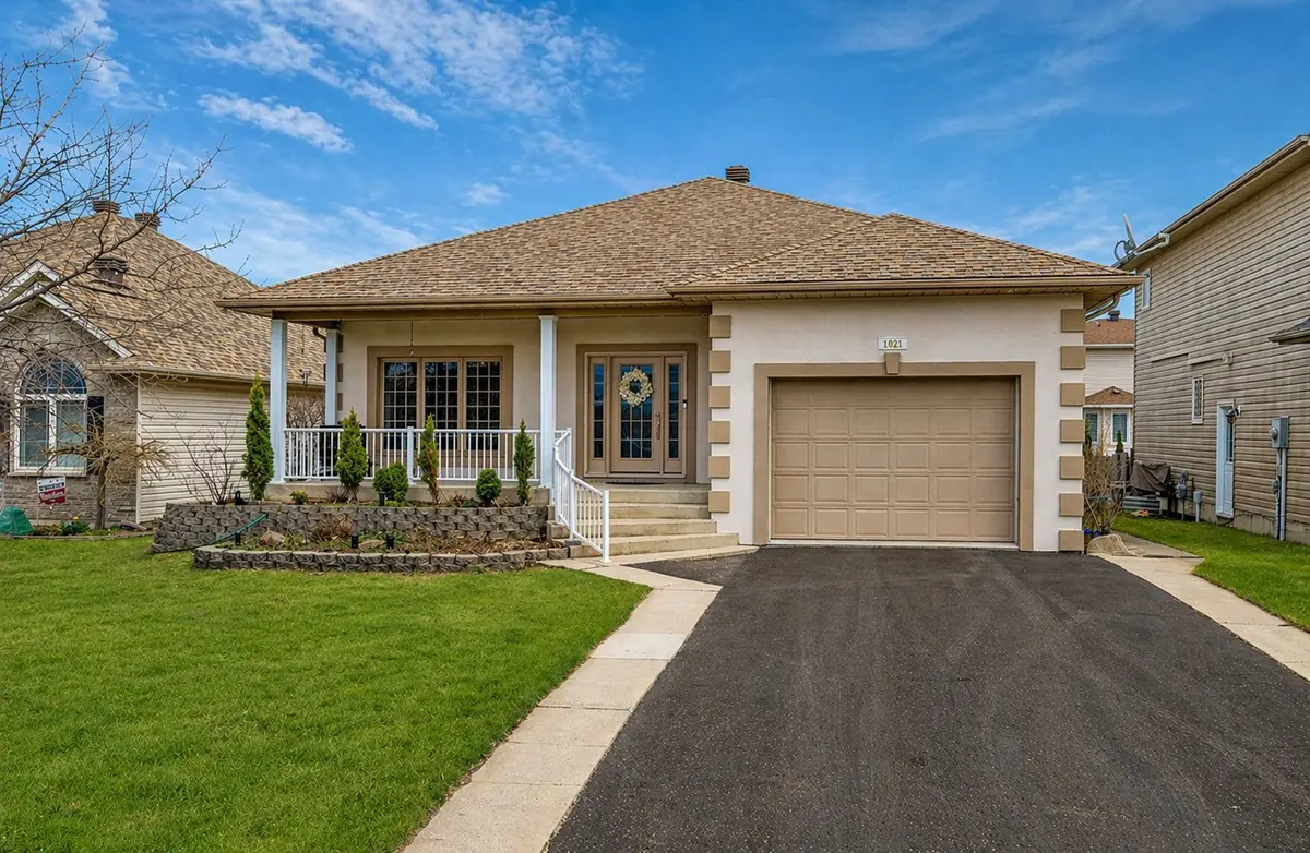 1021 Crestwood DR, Brockville, ON K6V 7N1