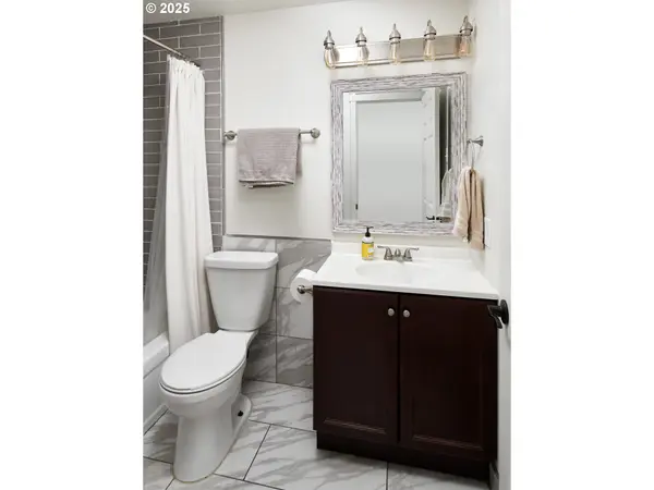 9001 SE CLACKAMAS RD, Clackamas, OR 97015