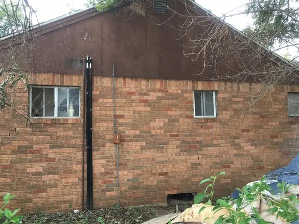 705 W 6th Street, Coleman, TX 76834