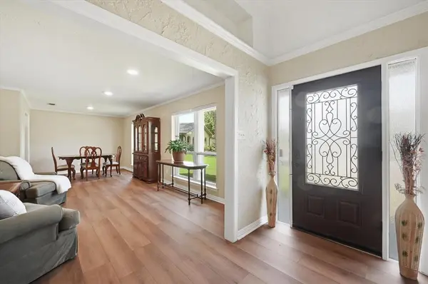 628 Robindale Court, Bedford, TX 76022