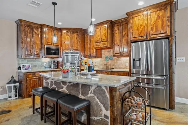 592 Old Agnes Road, Weatherford, TX 76088