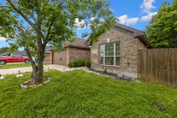 107 Virginia Drive, Palmer, TX 75152