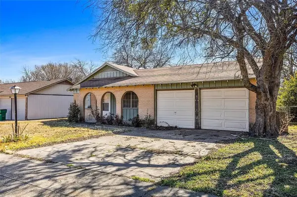724 E Mustang Street, Crowley, TX 76036
