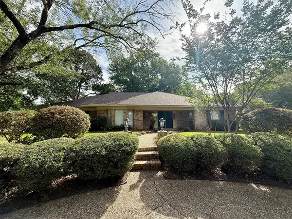 10001 Willowwick Court, Shreveport, LA 71118