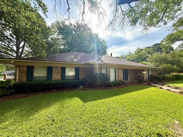 10001 Willowwick Court, Shreveport, LA 71118