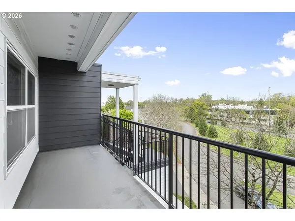 622 S NEVADA ST #D, Portland, OR 97219