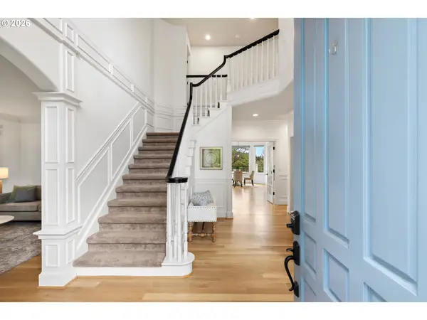 2512 NW PINNACLE DR, Portland, OR 97229