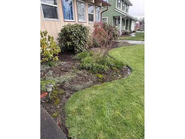 1325 8TH AVE SW, Albany, OR 97321