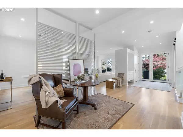 2870 NW WESTOVER RD, Portland, OR 97210