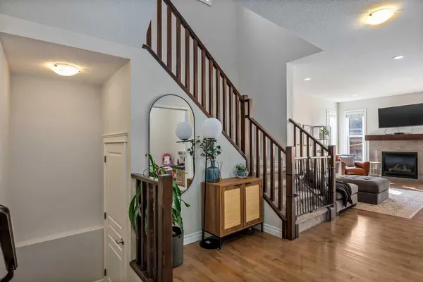 192 Nolanhurst HTS NW, Calgary, AB T3R 1S6