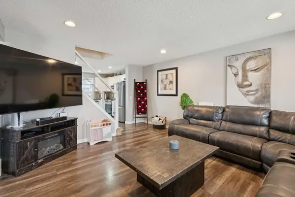 45 Copperfield Heath SE, Calgary, AB T2Z 4V2