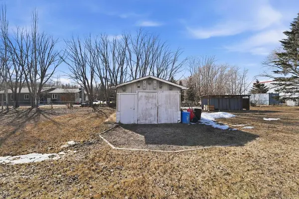 #80 C & E  TRAIL   39235 TRL, Rural Red Deer County, AB T4S 2A7