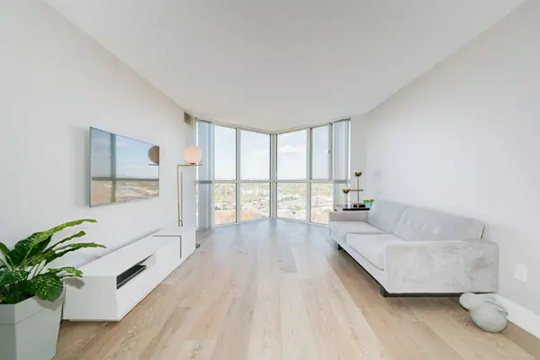 7 Concorde PL #2812, Toronto C13, ON M3C 3N4