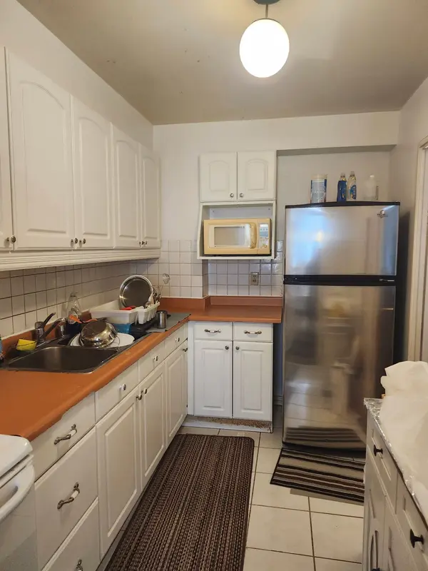 3 Massey SQ #Ph06, Toronto E03, ON M4C 5L5