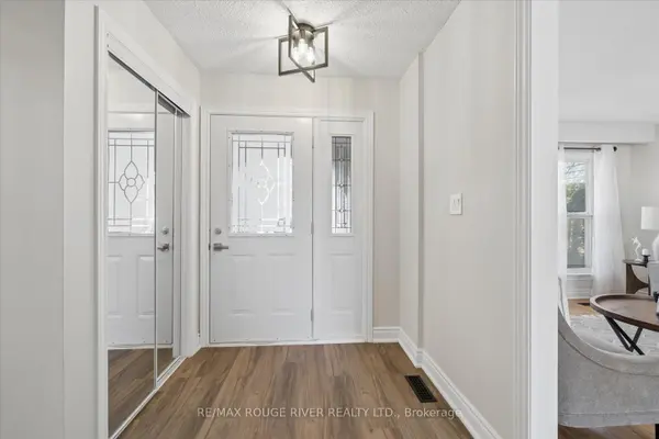 54 Rosalynne AVE, Clarington, ON L1C 3X8