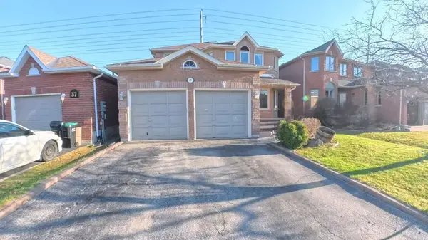 39 Etherington CRES, Barrie, ON L4N 7T2