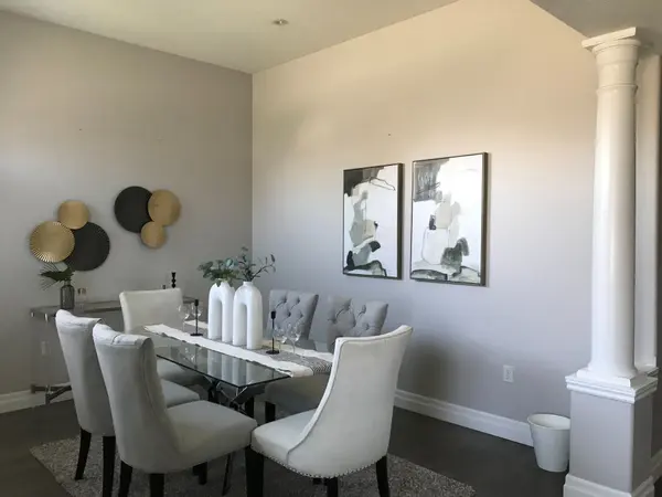 19 Falcon CRES, Barrie, ON L4N 0Y9