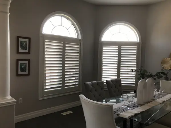 19 Falcon CRES, Barrie, ON L4N 0Y9