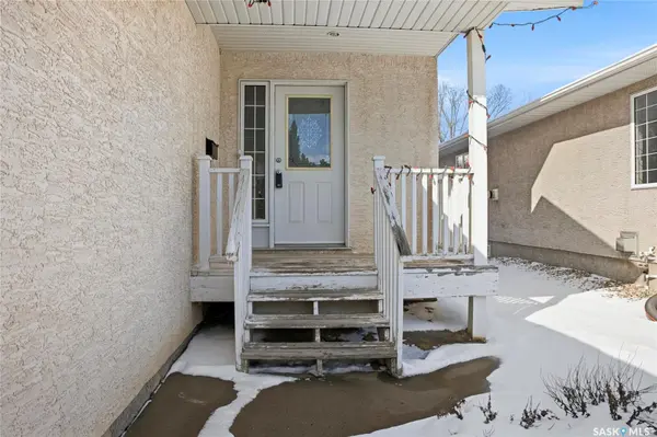3232 Thames CRESCENT E, Regina, SK S4V 2Y1