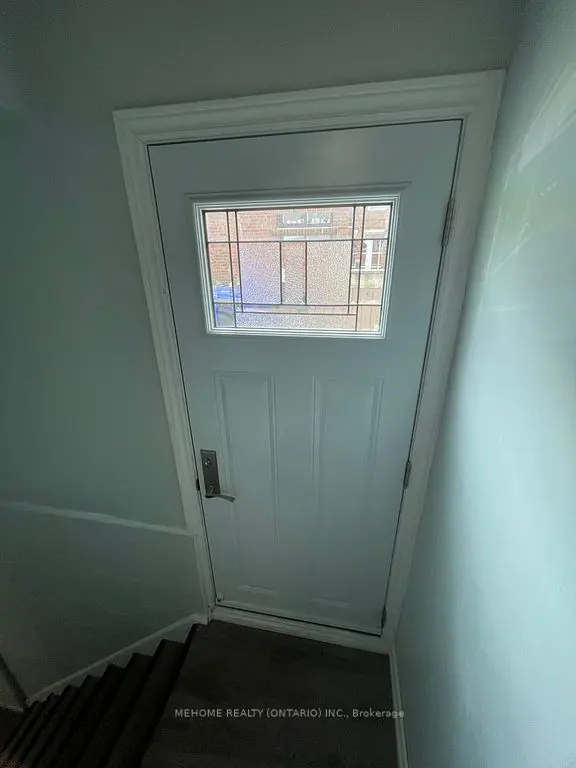 2403 Barclay RD, Burlington, ON L7R 2B7